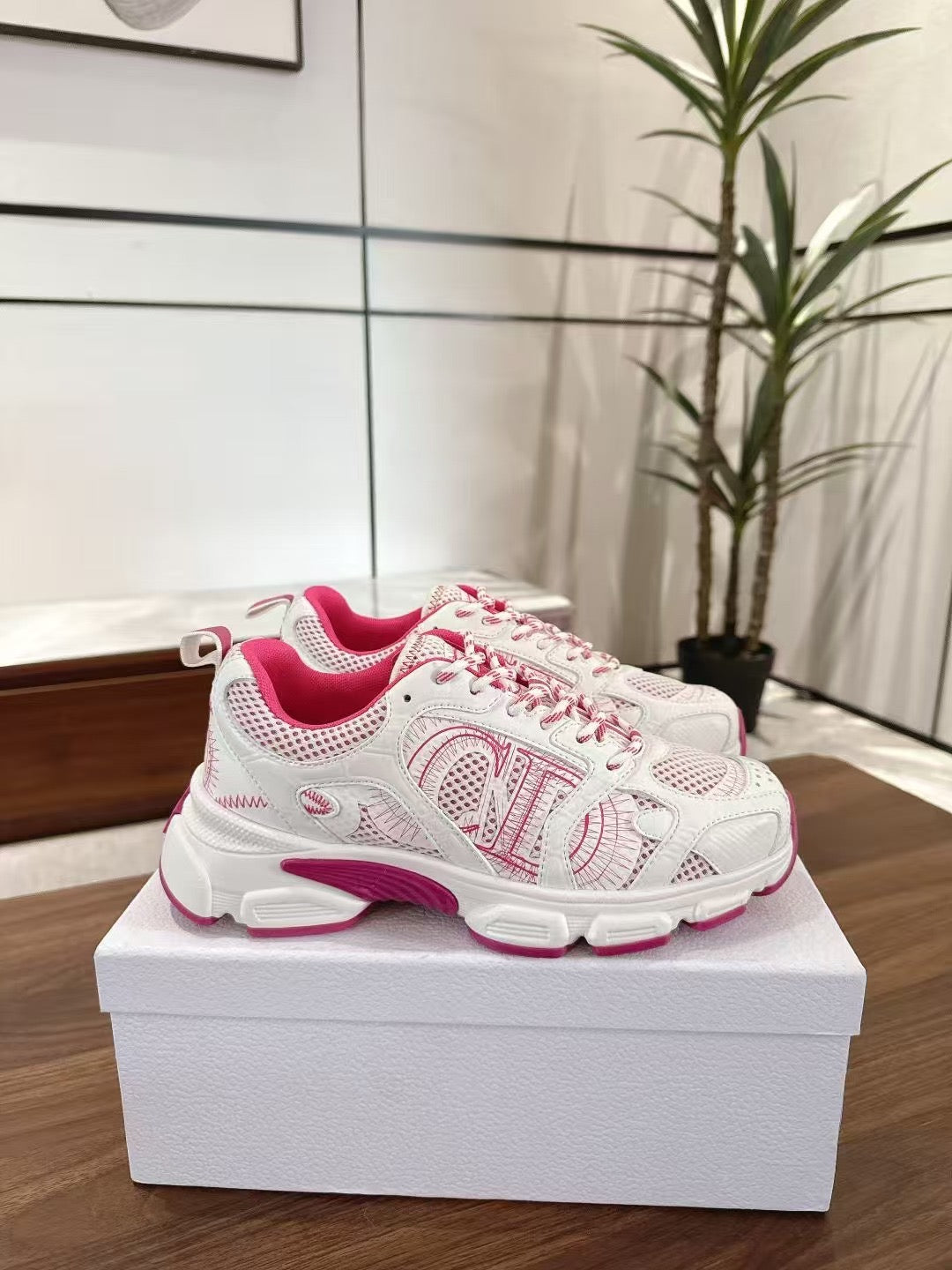 Dior “miss” chrono / pink,white