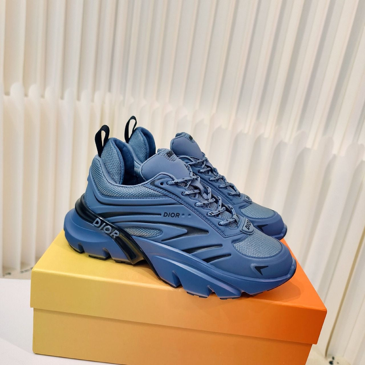 Dior b44 / Cyan blue