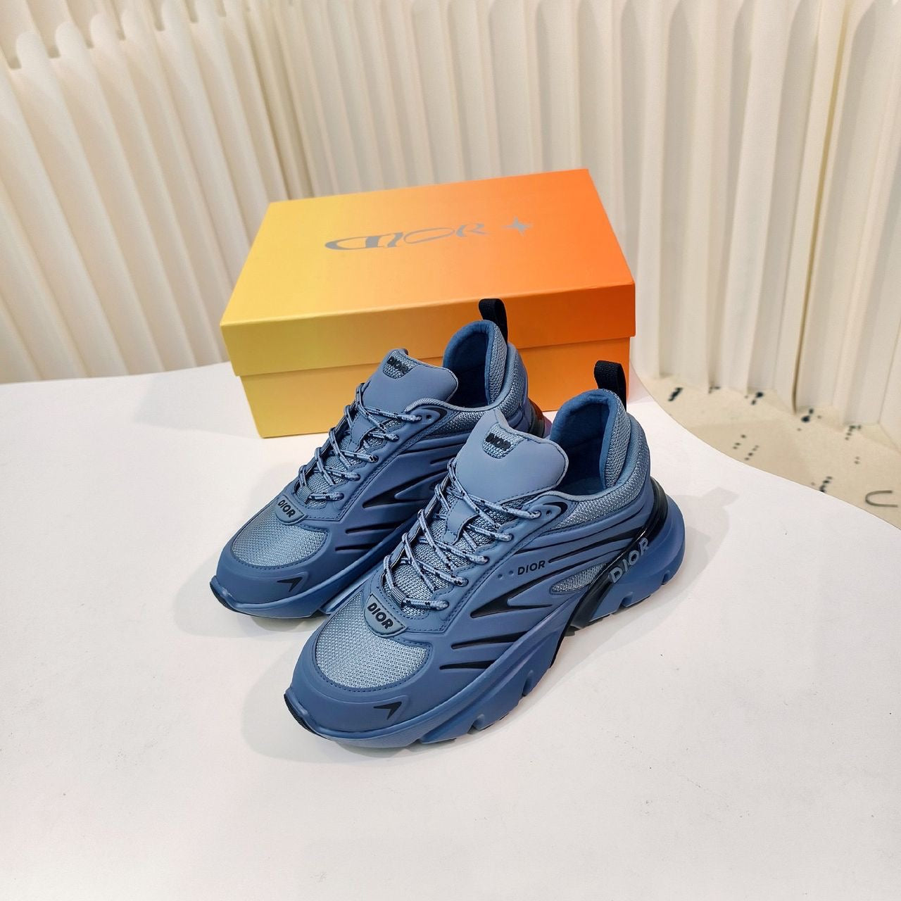 Dior b44 / Cyan blue
