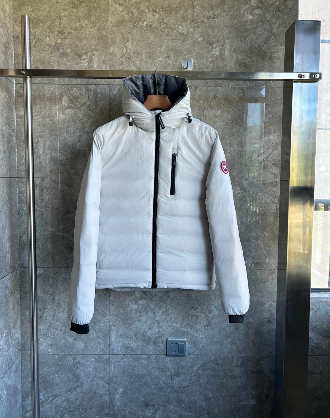Canada goose lodge , White