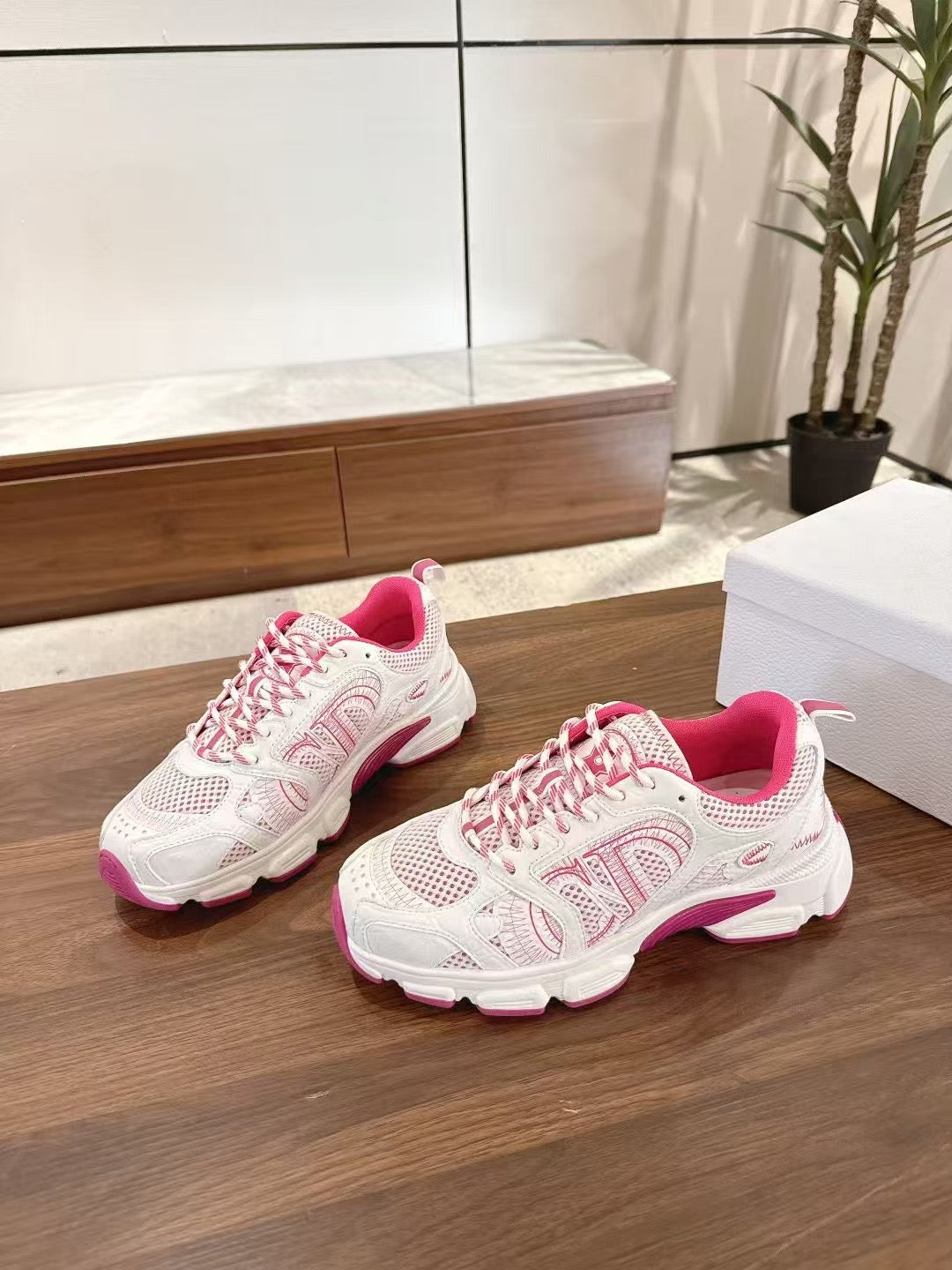 Dior “miss” chrono / pink,white