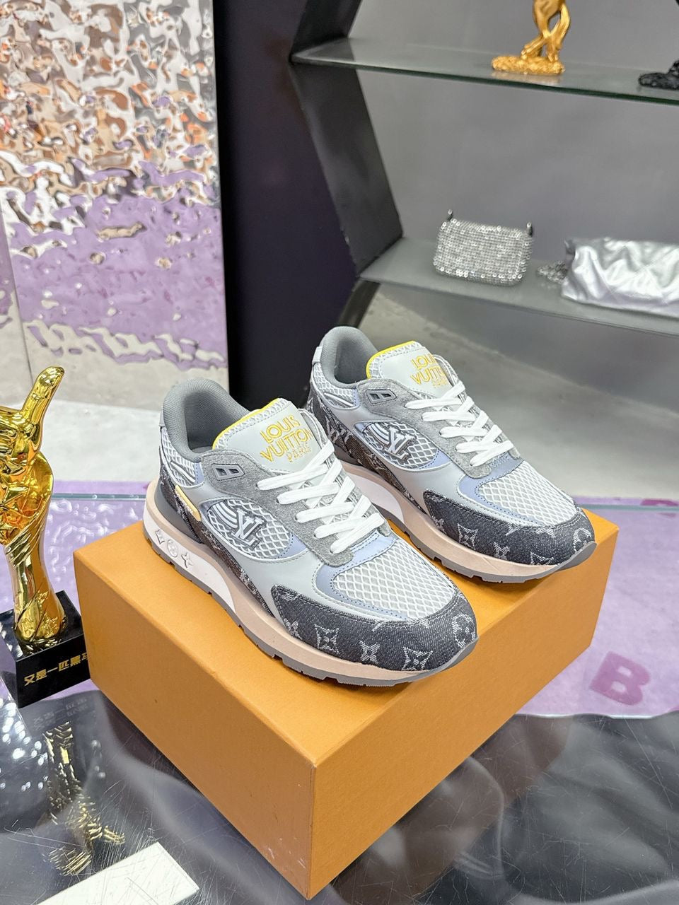 LV Runaway sneaker , Luxury grey