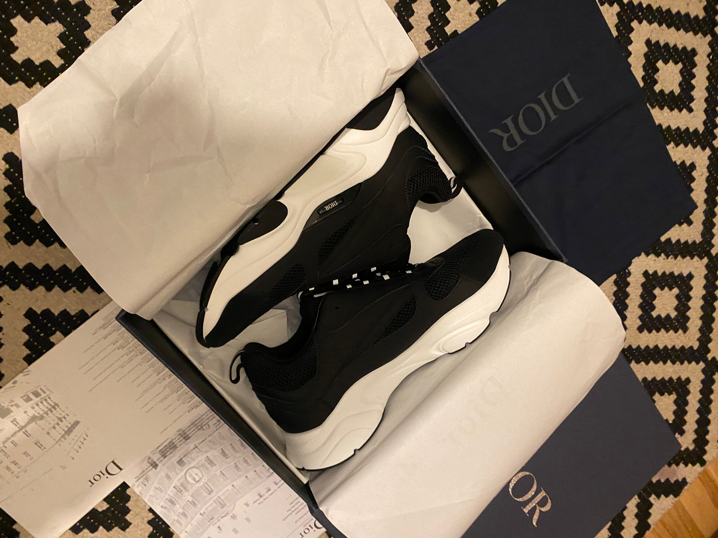 Dior B22 “Black White”